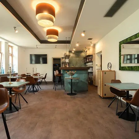 Готель Riverside