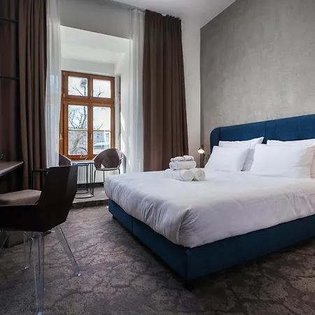 Riverside 4*